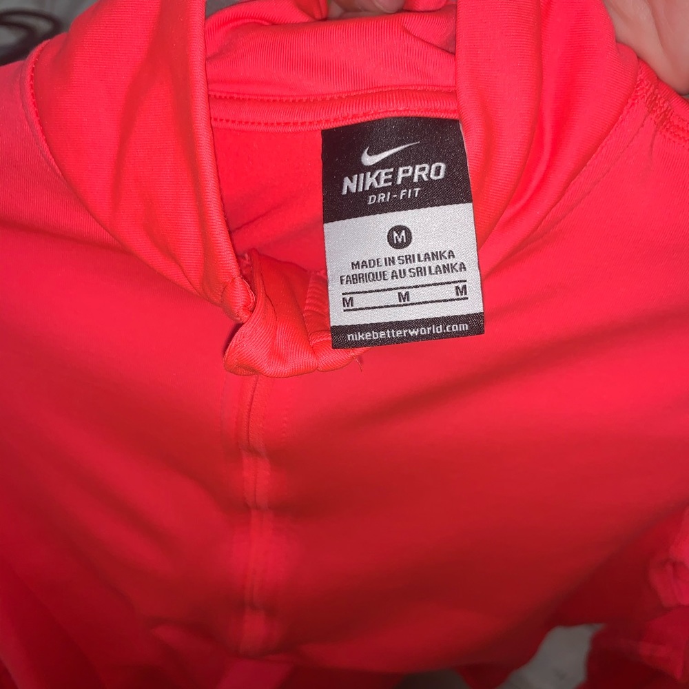 Women’s Nike half zip pullover (hot pink)